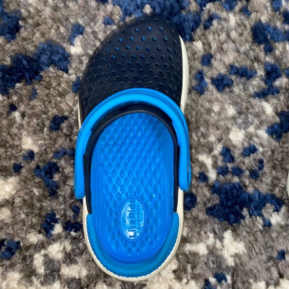 Crocs - Picture 2 of 5